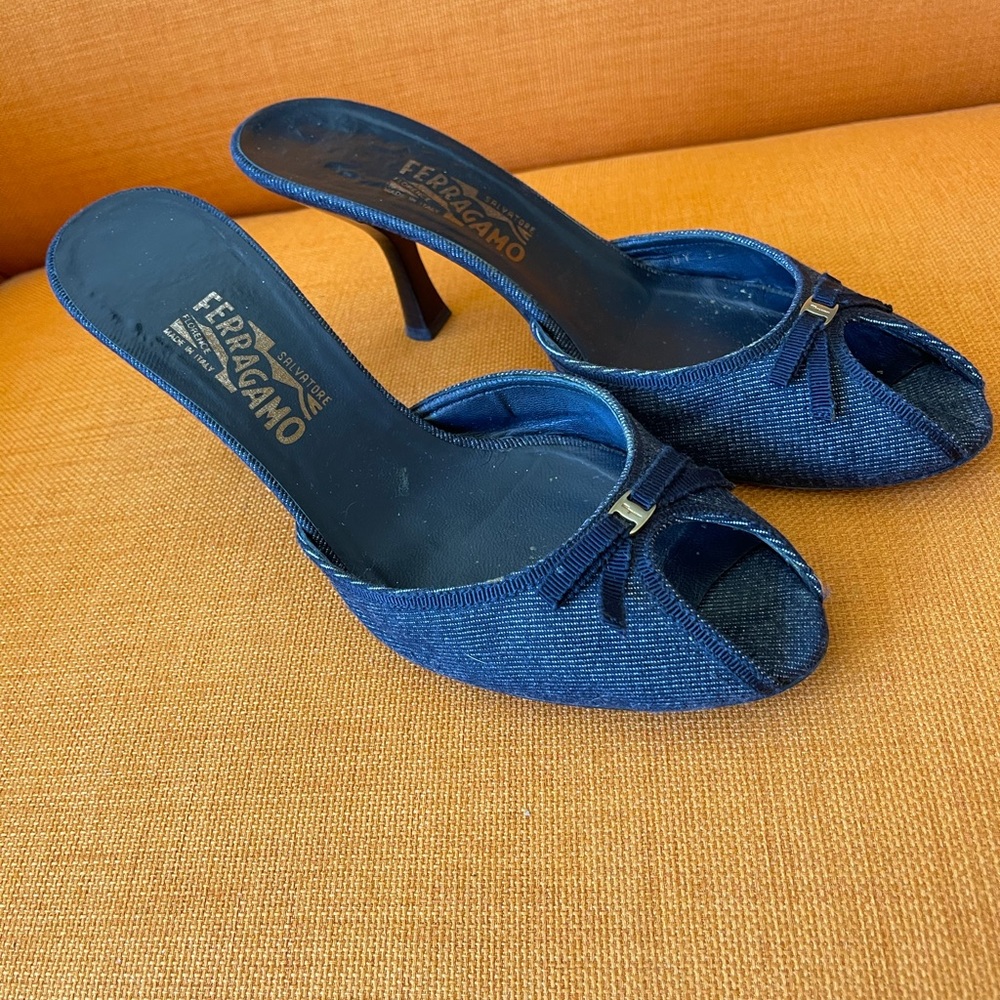 Vintage SALVATORE FERRAGAMO RARE DENIM SLIDES💝HP